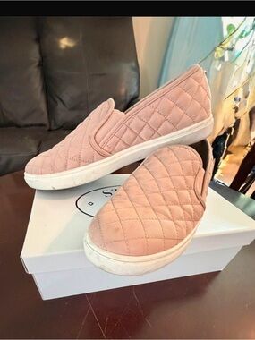 Steve Madden Ecntrcqt Quilted Slip-On Sneakers - Light Pink
